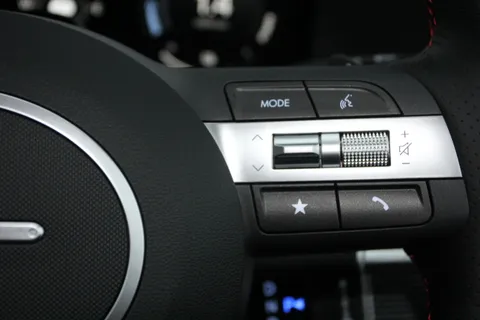 MV75XCT Hyundai Kona 1.6 Hybrid 138 N Line 5dr DCT Thumbnail #24