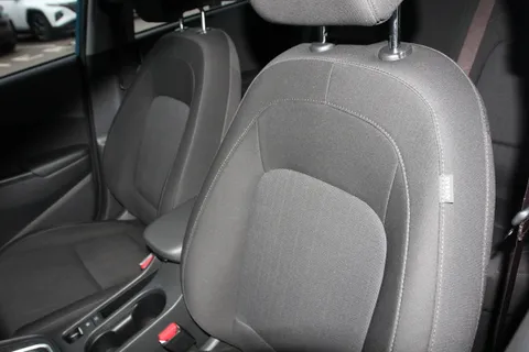 8 of 41 for Hyundai Kona 1.6 GDi Hybrid SE Connect 5dr DCT