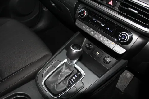 19 of 41 for Hyundai Kona 1.6 GDi Hybrid SE Connect 5dr DCT