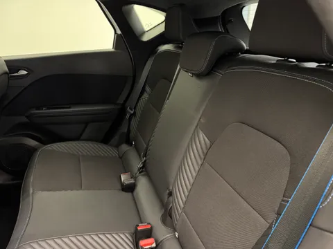 FL25NYO Renault Captur 1.6 E-Tech Full Hybrid 145 Esprit Alpine 5dr Auto Thumbnail #10