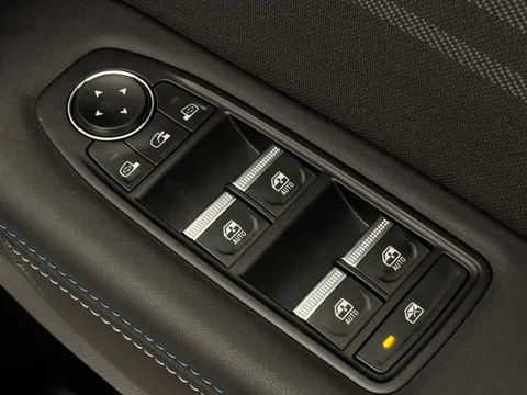 FL25NYO Renault Captur 1.6 E-Tech Full Hybrid 145 Esprit Alpine 5dr Auto Thumbnail #18