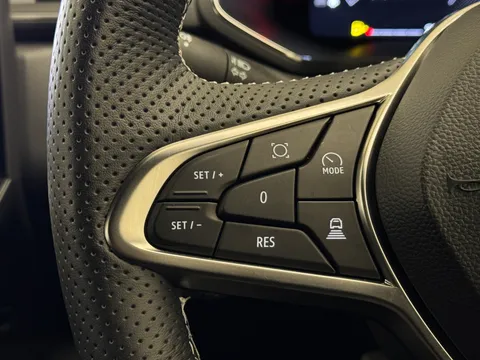 FL25NYO Renault Captur 1.6 E-Tech Full Hybrid 145 Esprit Alpine 5dr Auto Thumbnail #20