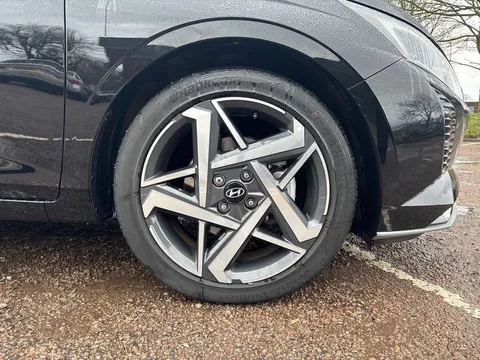 MV75VUX Hyundai i20 1.0T GDi Premium 5dr Thumbnail #5