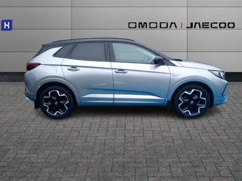 DE72YXU Vauxhall Grandland 1.2 Turbo Ultimate 5dr Thumbnail #9