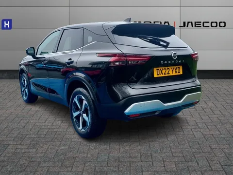 DX22YXD Nissan Qashqai 1.3 DiG-T MH N-Connecta 5dr Thumbnail #8