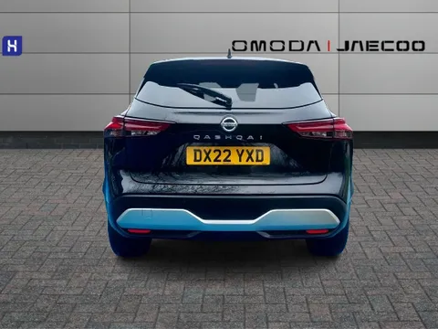 DX22YXD Nissan Qashqai 1.3 DiG-T MH N-Connecta 5dr Thumbnail #9