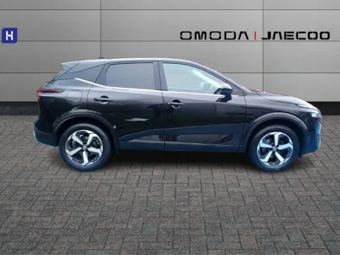 DX22YXD Nissan Qashqai 1.3 DiG-T MH N-Connecta 5dr Thumbnail #11