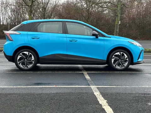 DK73XXH Mg Motor Uk Mg4 125kW SE EV 51kWh 5dr Auto Thumbnail #8