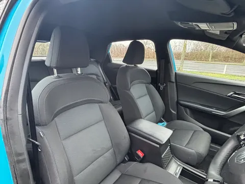 DK73XXH Mg Motor Uk Mg4 125kW SE EV 51kWh 5dr Auto Thumbnail #28