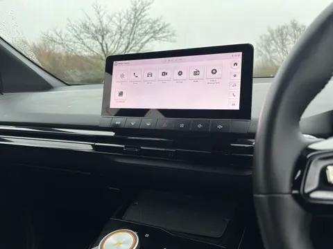 DK73XXH Mg Motor Uk Mg4 125kW SE EV 51kWh 5dr Auto Thumbnail #32