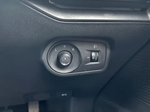 DK73XXH Mg Motor Uk Mg4 125kW SE EV 51kWh 5dr Auto Thumbnail #35