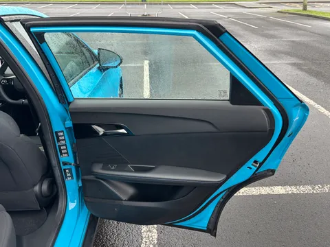 DK73XXH Mg Motor Uk Mg4 125kW SE EV 51kWh 5dr Auto Thumbnail #39