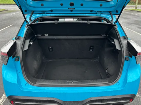 DK73XXH Mg Motor Uk Mg4 125kW SE EV 51kWh 5dr Auto Thumbnail #40