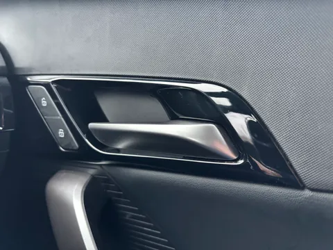 DK73XXH Mg Motor Uk Mg4 125kW SE EV 51kWh 5dr Auto Thumbnail #49