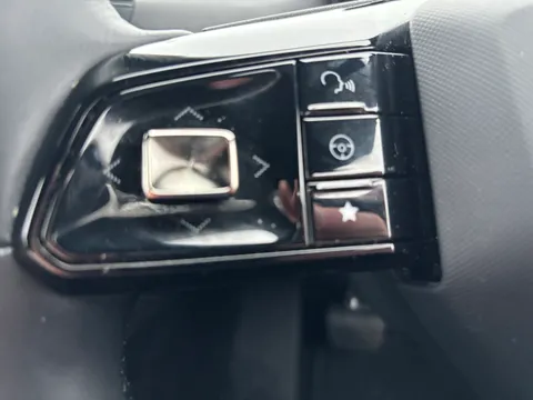 DK73XXH Mg Motor Uk Mg4 125kW SE EV 51kWh 5dr Auto Thumbnail #51