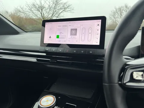 DK73XXH Mg Motor Uk Mg4 125kW SE EV 51kWh 5dr Auto Thumbnail #53