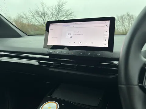 DK73XXH Mg Motor Uk Mg4 125kW SE EV 51kWh 5dr Auto Thumbnail #56