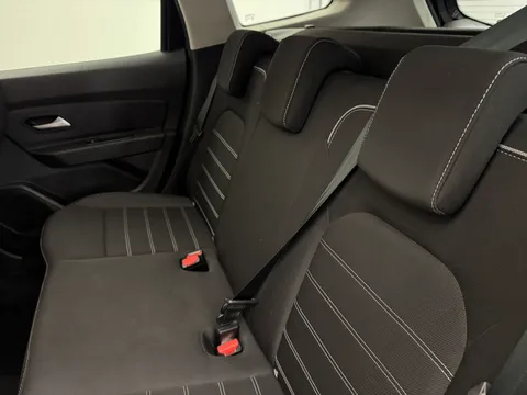 DS22NWB Dacia Duster 1.3 TCe 130 Prestige 5dr Thumbnail #10