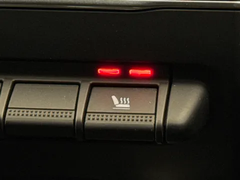 YV73PCF Renault ARKANA 1.6 E-Tech FHEV 145 Esprit Alpine 5dr Auto Thumbnail #18