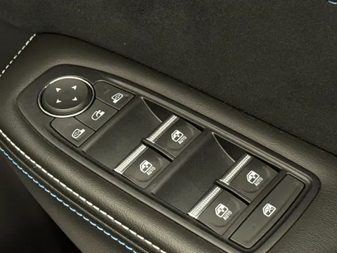 YV73PCF Renault ARKANA 1.6 E-Tech FHEV 145 Esprit Alpine 5dr Auto Thumbnail #25