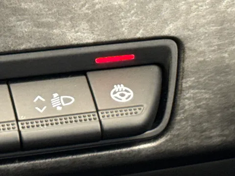 YV73PCF Renault ARKANA 1.6 E-Tech FHEV 145 Esprit Alpine 5dr Auto Thumbnail #26