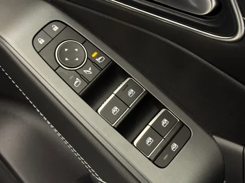 OW74YGX Nissan Qashqai 1.3 DiG-T MH 158 Tekna 5dr Xtronic Thumbnail #20