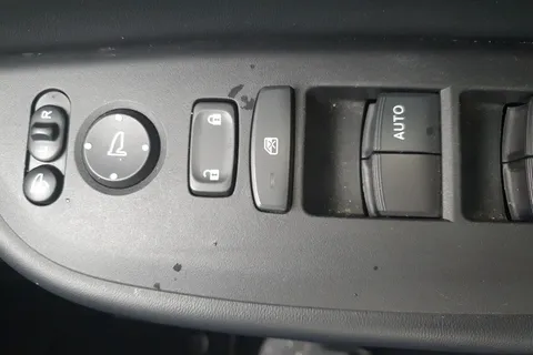 20 of 29 for HONDA JAZZ 1.5 i-MMD Hybrid SR 5dr eCVT