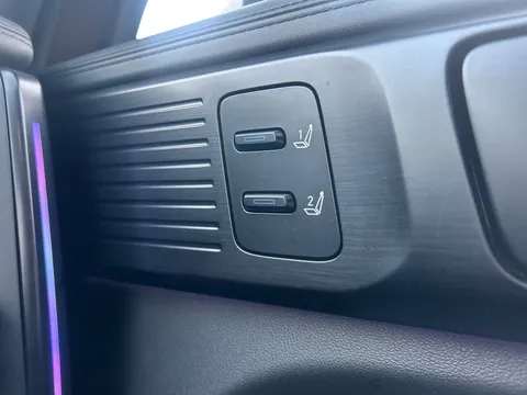 DT25ZZN Hyundai Santa Fe 1.6 TGDi PHEV Calligraphy 5dr 4WD Auto [6 Seats] Thumbnail #30