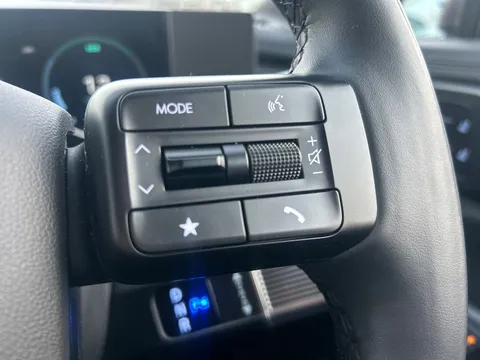 DT25ZZN Hyundai Santa Fe 1.6 TGDi PHEV Calligraphy 5dr 4WD Auto [6 Seats] Thumbnail #34