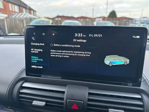 DN25UAA Hyundai Inster 85kW 02 49kWh 5dr Auto Thumbnail #21