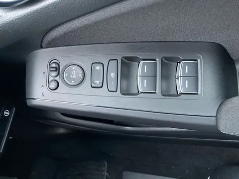 RA73YOJ Honda Civic 2.0 eHEV Elegance 5dr CVT Thumbnail #18