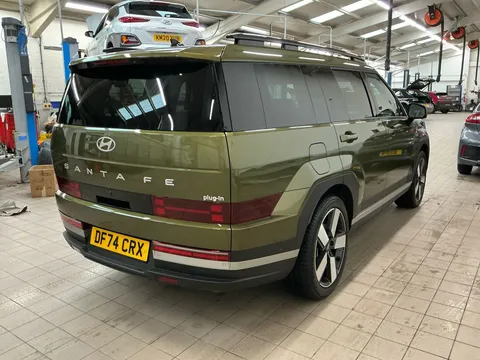 DF74CRX Hyundai Santa Fe 1.6 TGDi Plug-in Hybrid Ultimate 5dr 4WD Auto Thumbnail #9