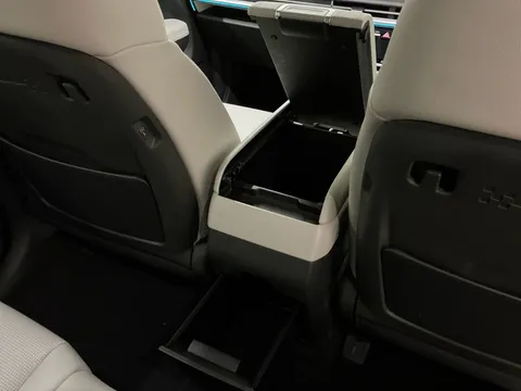 DF74CRX Hyundai Santa Fe 1.6 TGDi Plug-in Hybrid Ultimate 5dr 4WD Auto Thumbnail #19