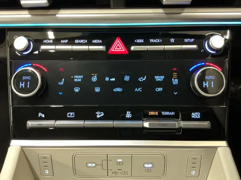 DF74CRX Hyundai Santa Fe 1.6 TGDi Plug-in Hybrid Ultimate 5dr 4WD Auto Thumbnail #25