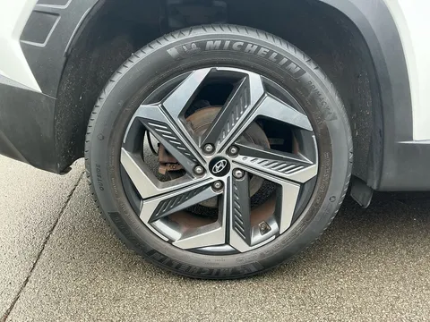 DX71XDR Hyundai Tucson 1.6 TGDi Hybrid 230 Ultimate 5dr 2WD Auto Thumbnail #17