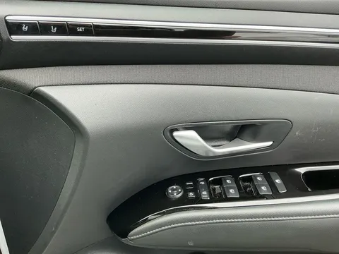 DX71XDR Hyundai Tucson 1.6 TGDi Hybrid 230 Ultimate 5dr 2WD Auto Thumbnail #26
