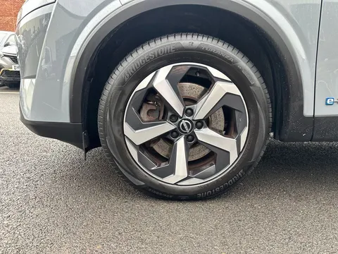 PJ72YWT Nissan Qashqai 1.5 E-Power N-Connecta [Glass Roof] 5dr Auto Thumbnail #9