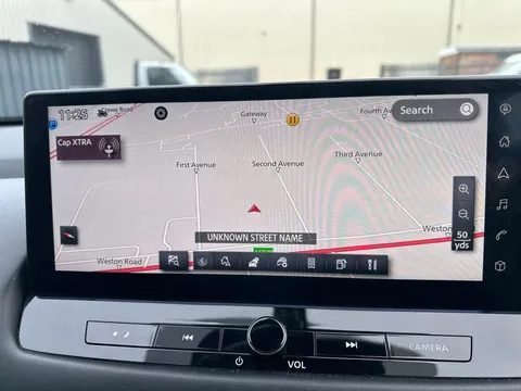 PJ72YWT Nissan Qashqai 1.5 E-Power N-Connecta [Glass Roof] 5dr Auto Thumbnail #14