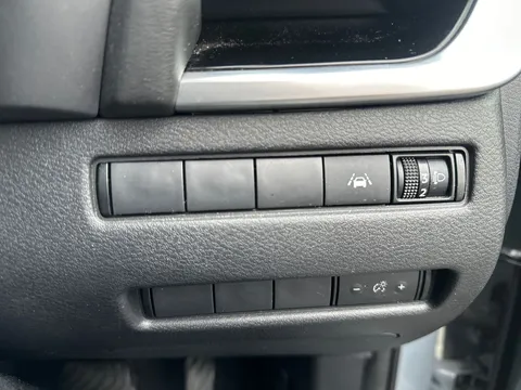 PJ72YWT Nissan Qashqai 1.5 E-Power N-Connecta [Glass Roof] 5dr Auto Thumbnail #22