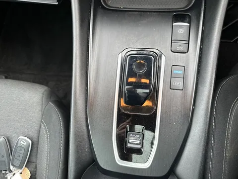 PJ72YWT Nissan Qashqai 1.5 E-Power N-Connecta [Glass Roof] 5dr Auto Thumbnail #24
