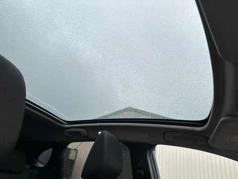 PJ72YWT Nissan Qashqai 1.5 E-Power N-Connecta [Glass Roof] 5dr Auto Thumbnail #26