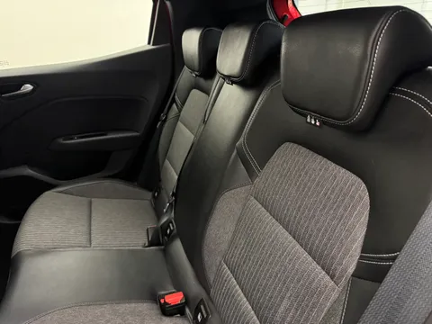 10 of 30 for Renault Clio 1.0 TCe 90 SE Edition 5dr