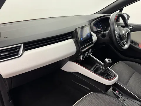 12 of 30 for Renault Clio 1.0 TCe 90 SE Edition 5dr