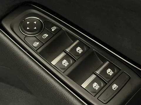 18 of 35 for Renault Austral E-Tech FHEV Techno Esprit Alpine 5dr Auto