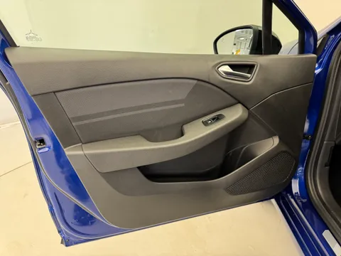 HN25UGU Renault Clio 1.0 TCe 90 Esprit Alpine 5dr Thumbnail #10