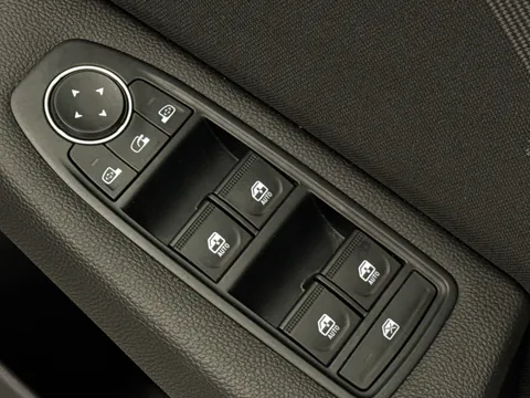 HN25UNS Renault Clio 1.0 TCe 90 Esprit Alpine 5dr Thumbnail #19