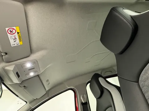 LV21OVC Renault Zoe 100kW i GT Line R135 50kWh Rapid Charge 5dr Auto Thumbnail #31