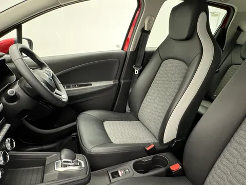 LV21OVC Renault Zoe 100kW i GT Line R135 50kWh Rapid Charge 5dr Auto Thumbnail #39