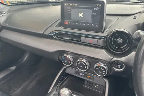 MX54CAS Mazda MX-5 1.5 SE-L Nav 2dr Thumbnail #18