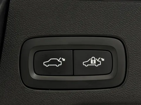 KV70LZE Volvo XC60 2.0 B5D Inscription Pro 5dr AWD Geartronic Thumbnail #18